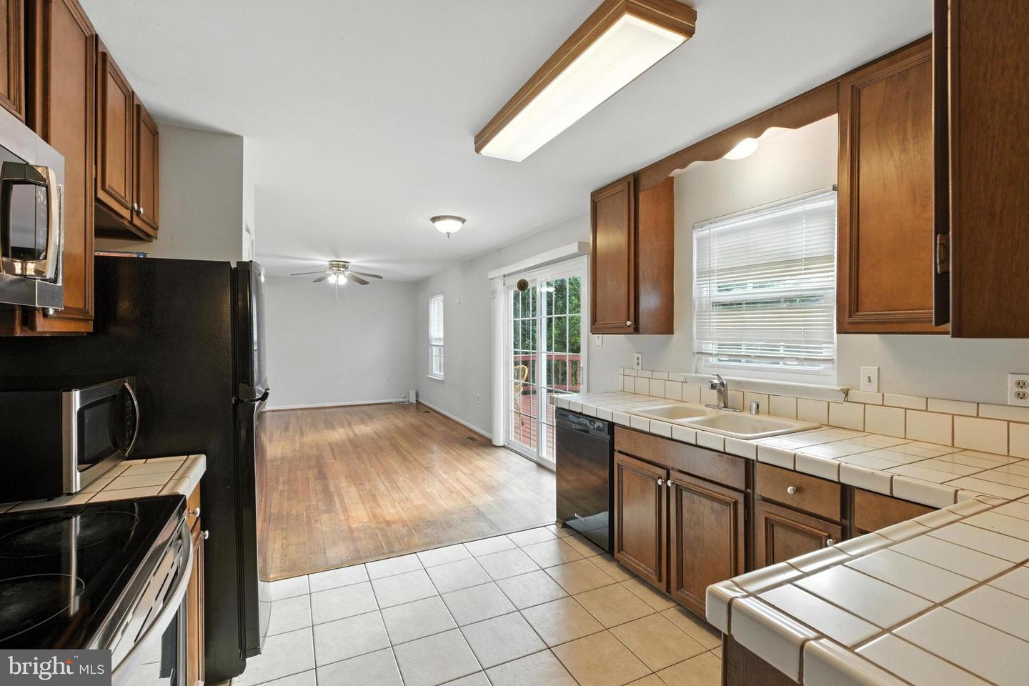 1033 JEFF RYAN DR, HERNDON, Virginia 20170, 4 Bedrooms Bedrooms, ,2 BathroomsBathrooms,Residential,For sale,1033 JEFF RYAN DR,VAFX2258436 MLS # VAFX2258436