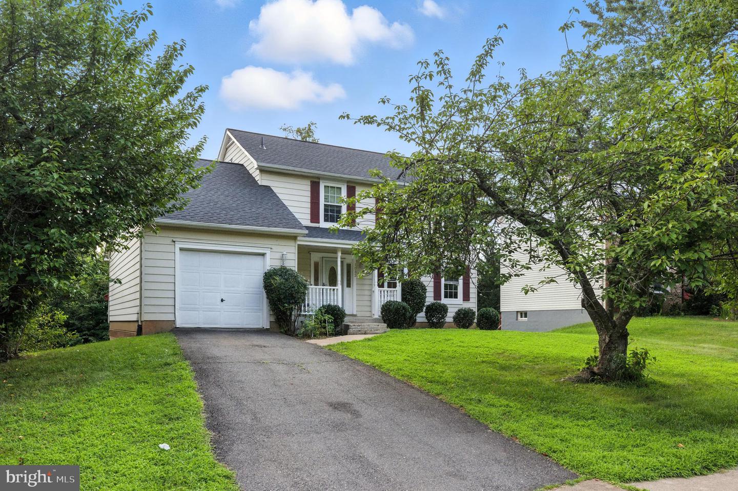 1033 JEFF RYAN DR, HERNDON, Virginia 20170, 4 Bedrooms Bedrooms, ,2 BathroomsBathrooms,Residential,For sale,1033 JEFF RYAN DR,VAFX2258436 MLS # VAFX2258436