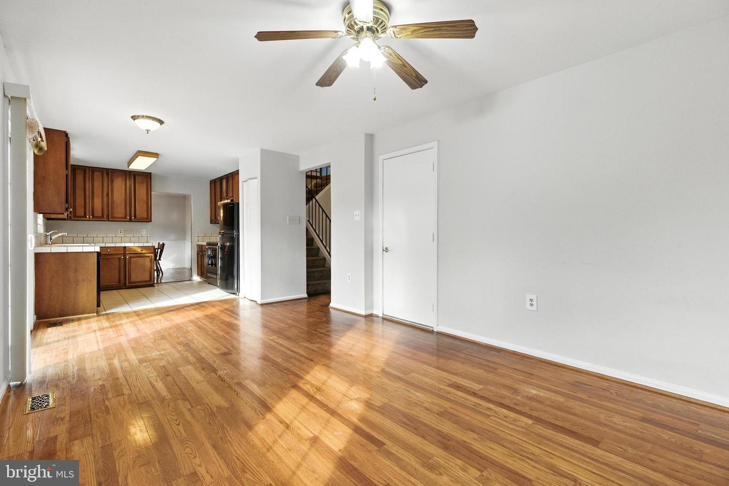 1033 JEFF RYAN DR, HERNDON, Virginia 20170, 4 Bedrooms Bedrooms, ,2 BathroomsBathrooms,Residential,For sale,1033 JEFF RYAN DR,VAFX2258436 MLS # VAFX2258436
