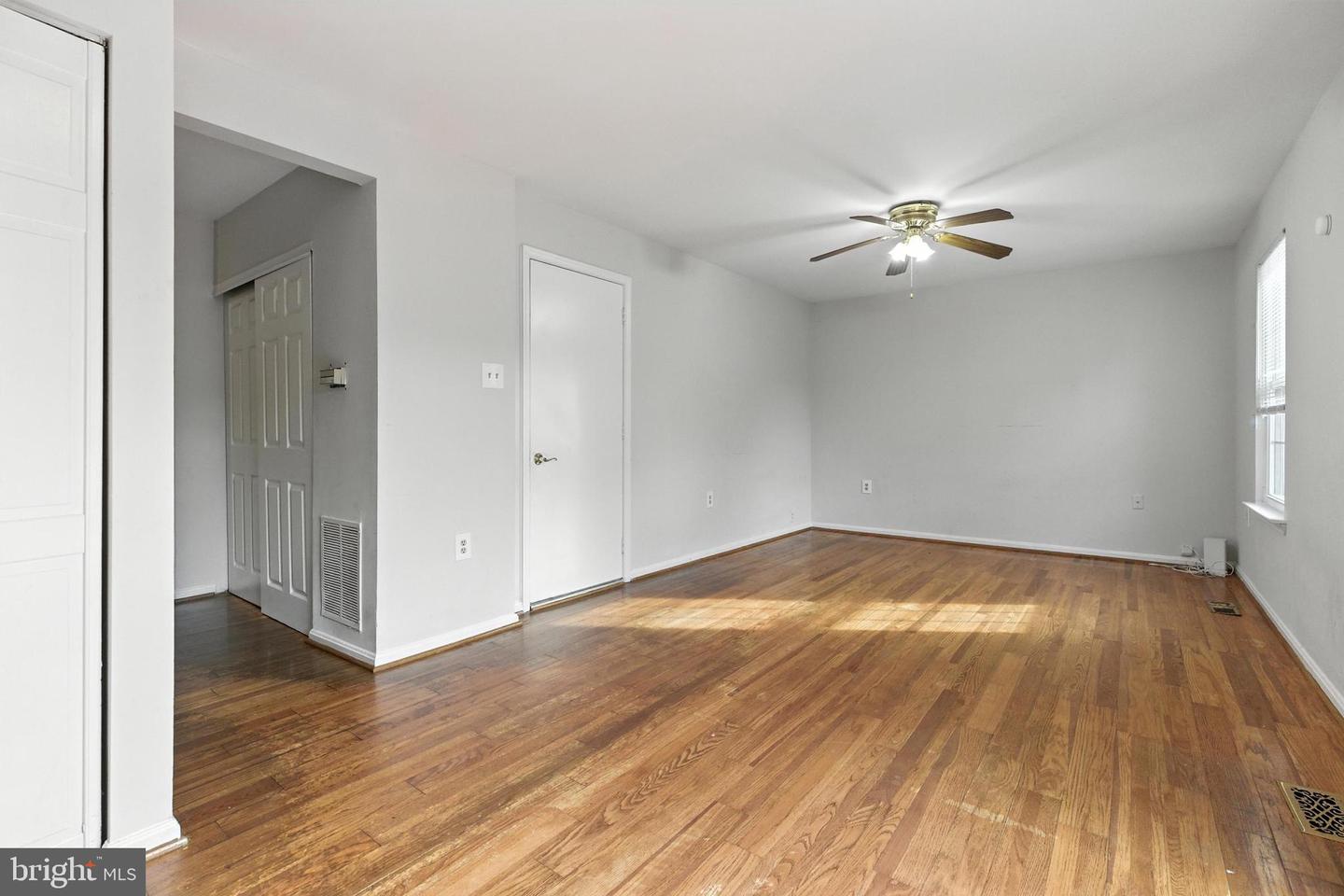 1033 JEFF RYAN DR, HERNDON, Virginia 20170, 4 Bedrooms Bedrooms, ,2 BathroomsBathrooms,Residential,For sale,1033 JEFF RYAN DR,VAFX2258436 MLS # VAFX2258436