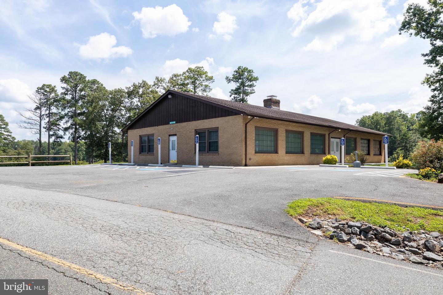 517 WELSH DR, RUTHER GLEN, Virginia 22546, 3 Bedrooms Bedrooms, ,2 BathroomsBathrooms,Residential,For sale,517 WELSH DR,VACV2008600 MLS # VACV2008600