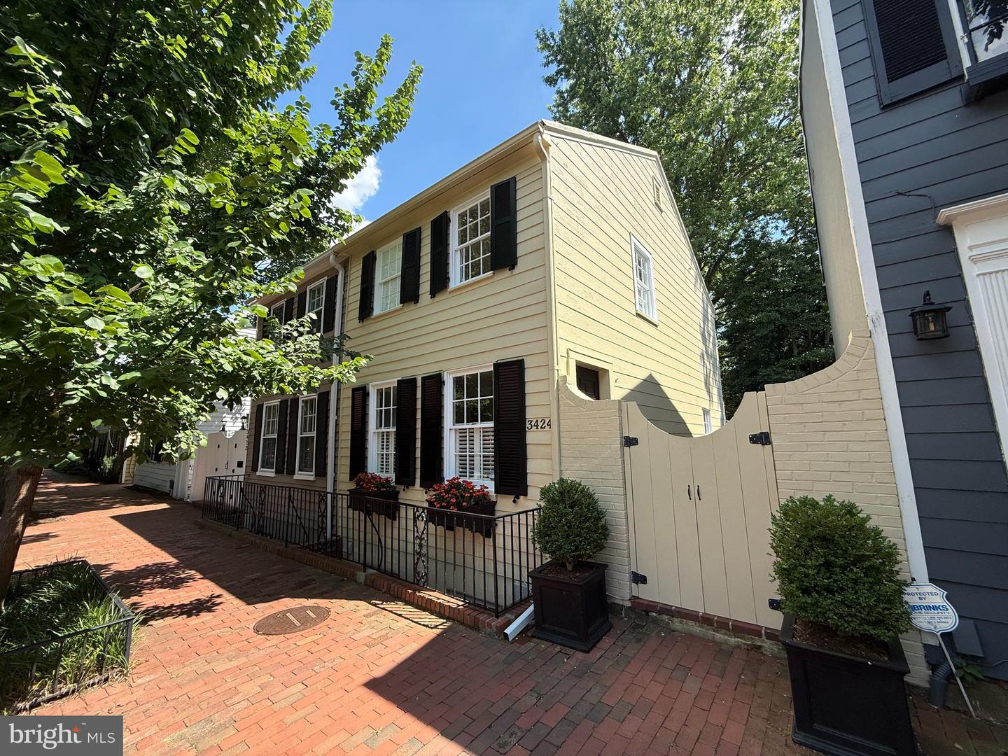 3424 RESERVOIR RD NW, WASHINGTON, District Of Columbia 20007, 2 Bedrooms Bedrooms, ,1 BathroomBathrooms,Residential,For sale,3424 RESERVOIR RD NW,DCDC2212522 MLS # DCDC2212522