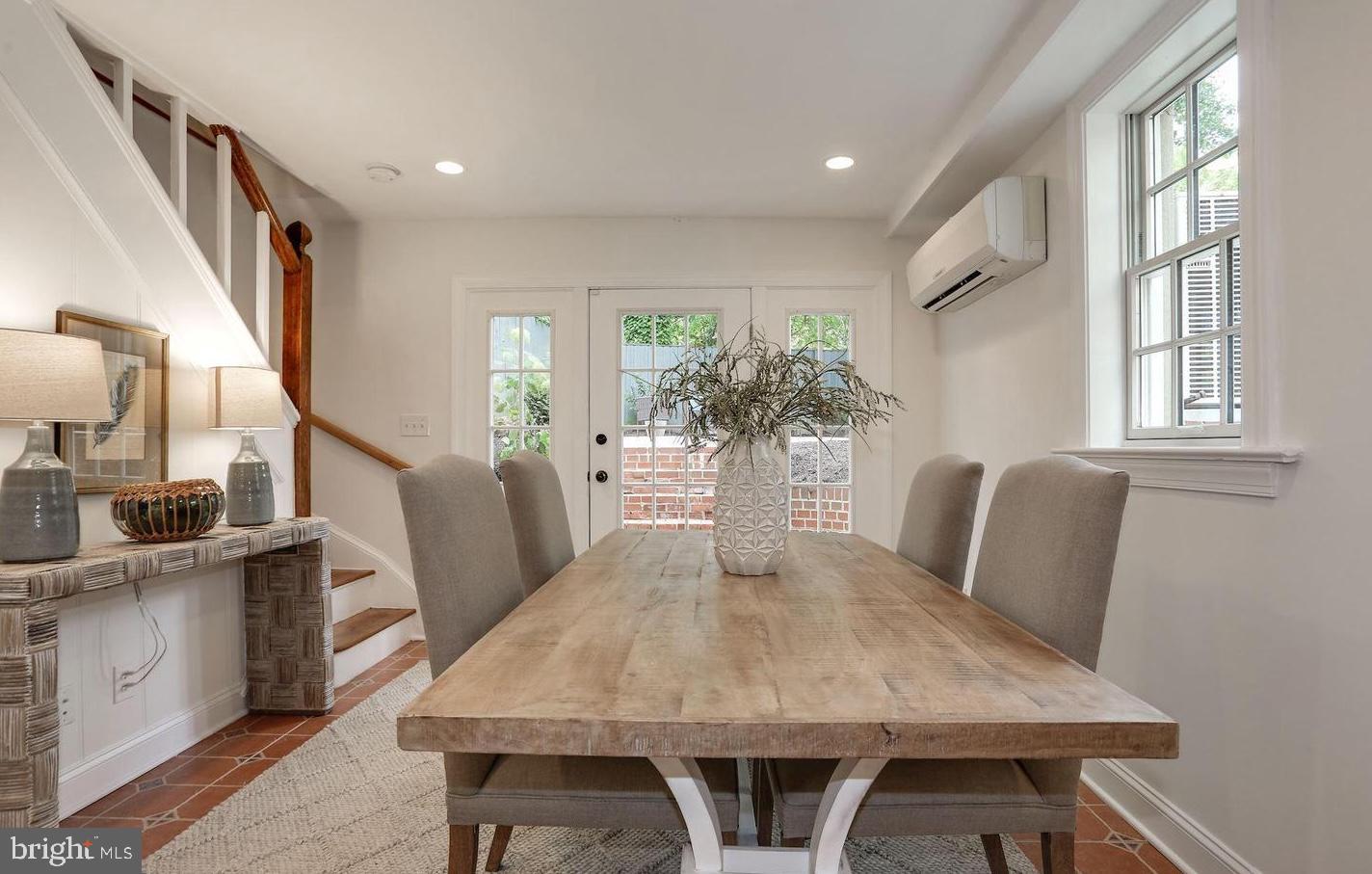 3424 RESERVOIR RD NW, WASHINGTON, District Of Columbia 20007, 2 Bedrooms Bedrooms, ,1 BathroomBathrooms,Residential,For sale,3424 RESERVOIR RD NW,DCDC2212522 MLS # DCDC2212522