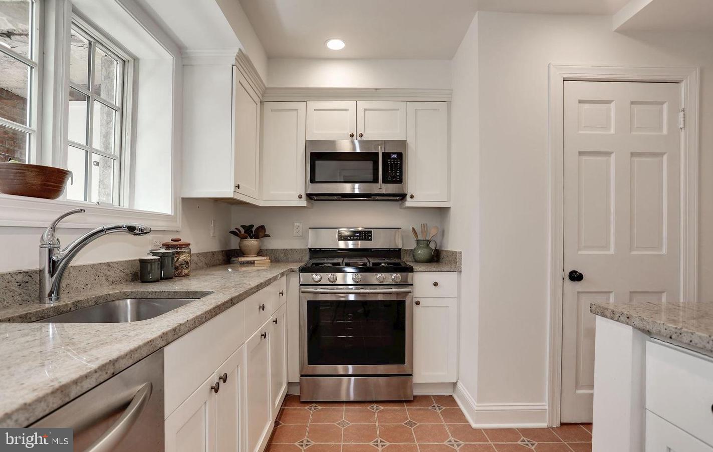 3424 RESERVOIR RD NW, WASHINGTON, District Of Columbia 20007, 2 Bedrooms Bedrooms, ,1 BathroomBathrooms,Residential,For sale,3424 RESERVOIR RD NW,DCDC2212522 MLS # DCDC2212522