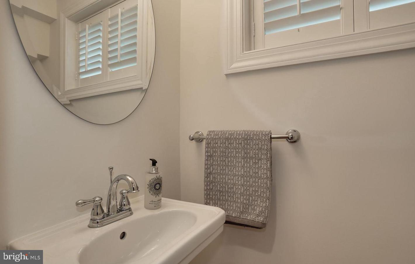 3424 RESERVOIR RD NW, WASHINGTON, District Of Columbia 20007, 2 Bedrooms Bedrooms, ,1 BathroomBathrooms,Residential,For sale,3424 RESERVOIR RD NW,DCDC2212522 MLS # DCDC2212522
