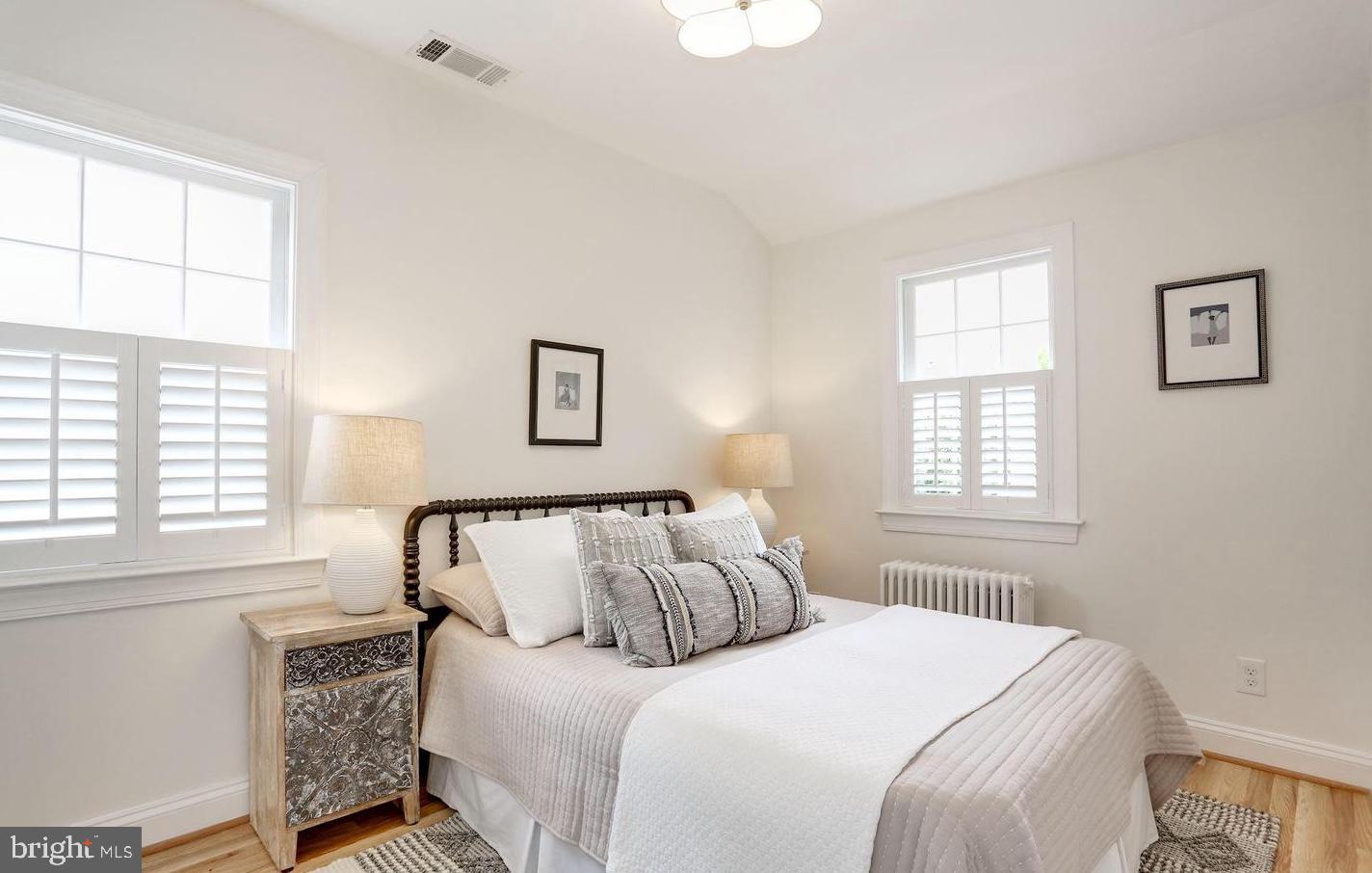 3424 RESERVOIR RD NW, WASHINGTON, District Of Columbia 20007, 2 Bedrooms Bedrooms, ,1 BathroomBathrooms,Residential,For sale,3424 RESERVOIR RD NW,DCDC2212522 MLS # DCDC2212522