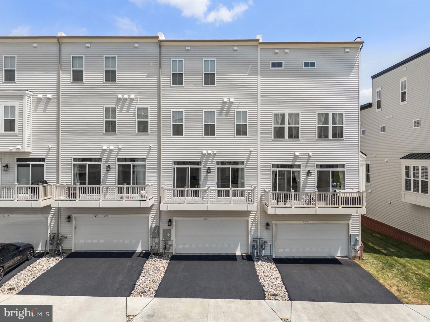 23156 HORSESHOE TRAIL SQ, ASHBURN, Virginia 20148, 4 Bedrooms Bedrooms, ,3 BathroomsBathrooms,Residential,For sale,23156 HORSESHOE TRAIL SQ,VALO2103348 MLS # VALO2103348