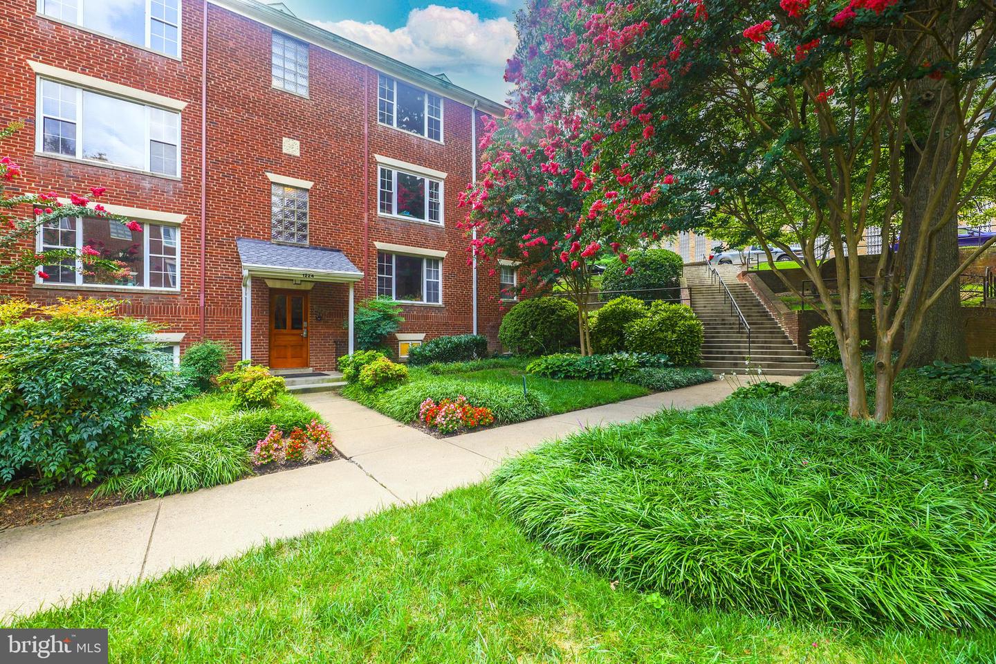 1224 N MEADE ST #ES102, ARLINGTON, Virginia 22209, 2 Bedrooms Bedrooms, ,1 BathroomBathrooms,Residential,For sale,1224 N MEADE ST #ES102,VAAR2061546 MLS # VAAR2061546