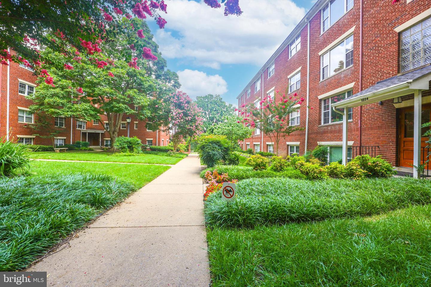 1224 N MEADE ST #ES102, ARLINGTON, Virginia 22209, 2 Bedrooms Bedrooms, ,1 BathroomBathrooms,Residential,For sale,1224 N MEADE ST #ES102,VAAR2061546 MLS # VAAR2061546