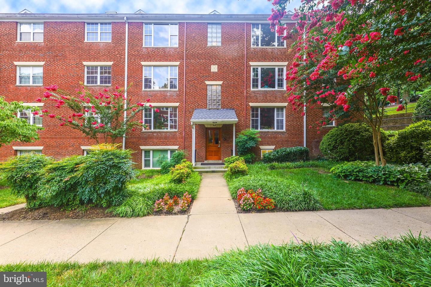 1224 N MEADE ST #ES102, ARLINGTON, Virginia 22209, 2 Bedrooms Bedrooms, ,1 BathroomBathrooms,Residential,For sale,1224 N MEADE ST #ES102,VAAR2061546 MLS # VAAR2061546