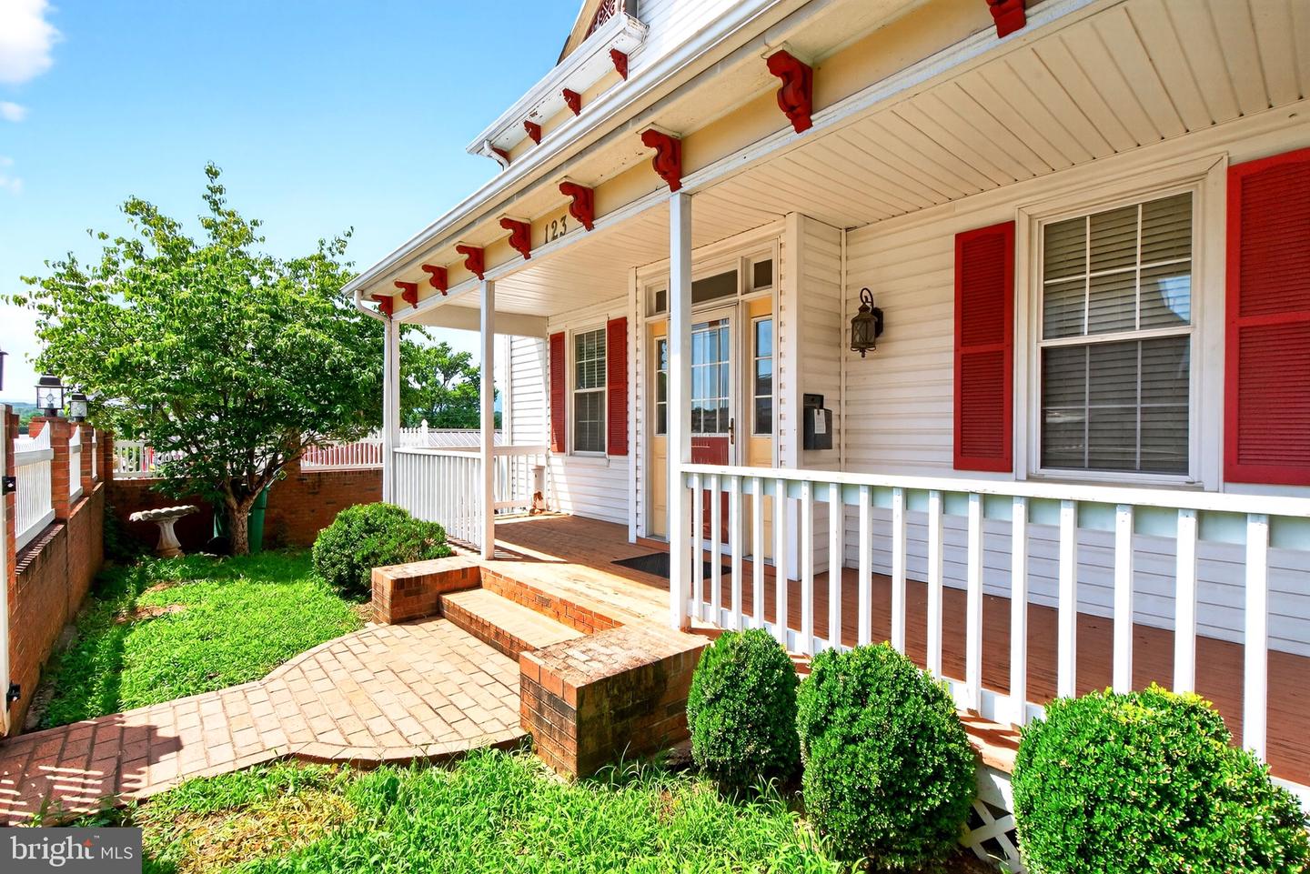 123 E MAIN ST, LURAY, Virginia 22835, 4 Bedrooms Bedrooms, ,2 BathroomsBathrooms,Residential,For sale,123 E MAIN ST,VAPA2005206 MLS # VAPA2005206