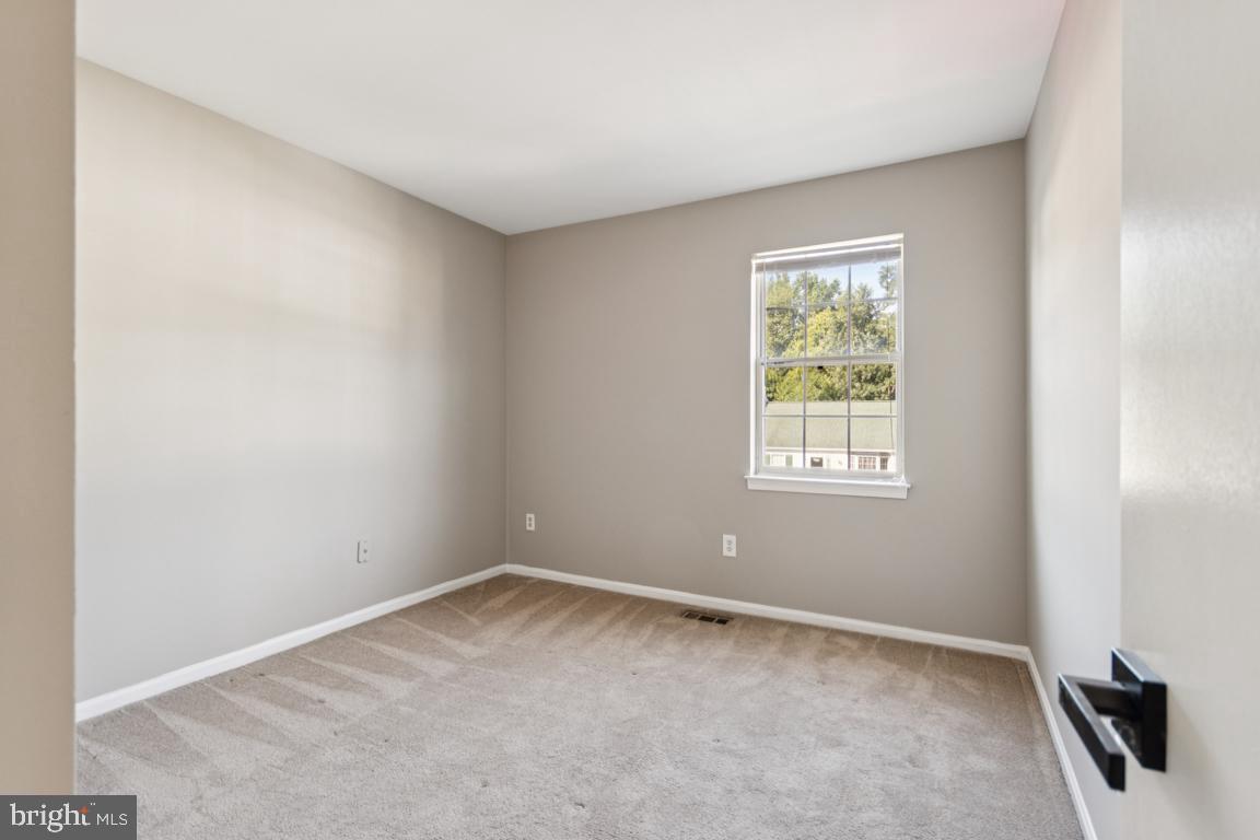 165-C FAIRFIELD DR, WARRENTON, Virginia 20186, 3 Bedrooms Bedrooms, 10 Rooms Rooms,2 BathroomsBathrooms,Residential,For sale,165-C FAIRFIELD DR,VAFQ2017678 MLS # VAFQ2017678