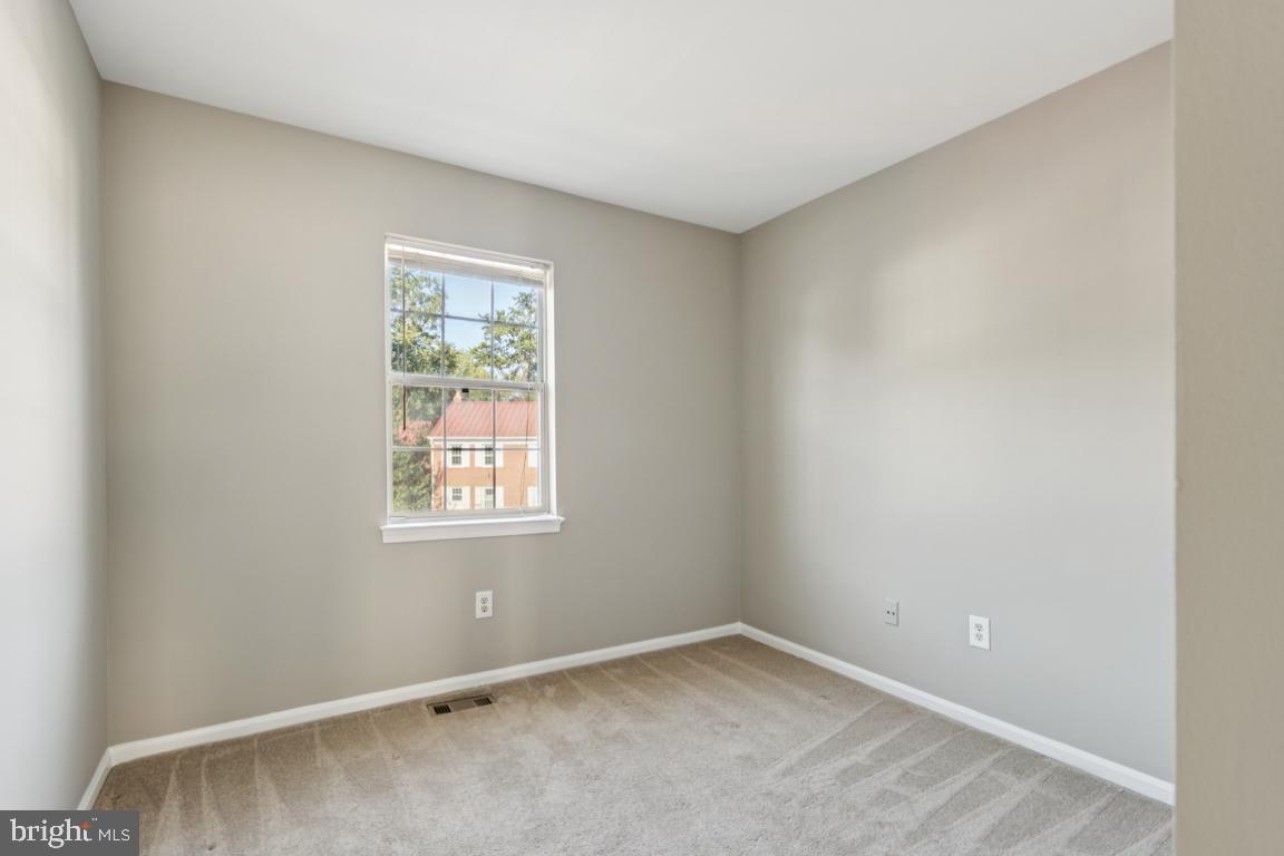 165-C FAIRFIELD DR, WARRENTON, Virginia 20186, 3 Bedrooms Bedrooms, 10 Rooms Rooms,2 BathroomsBathrooms,Residential,For sale,165-C FAIRFIELD DR,VAFQ2017678 MLS # VAFQ2017678