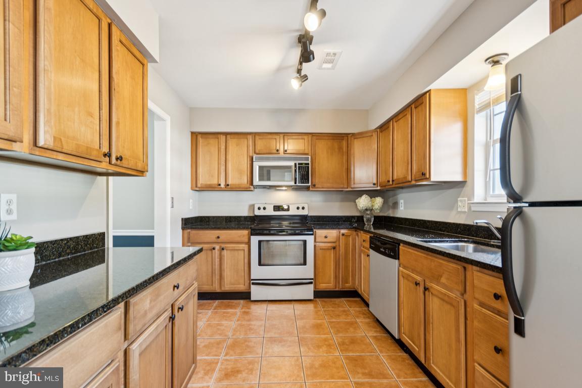 165-C FAIRFIELD DR, WARRENTON, Virginia 20186, 3 Bedrooms Bedrooms, 10 Rooms Rooms,2 BathroomsBathrooms,Residential,For sale,165-C FAIRFIELD DR,VAFQ2017678 MLS # VAFQ2017678