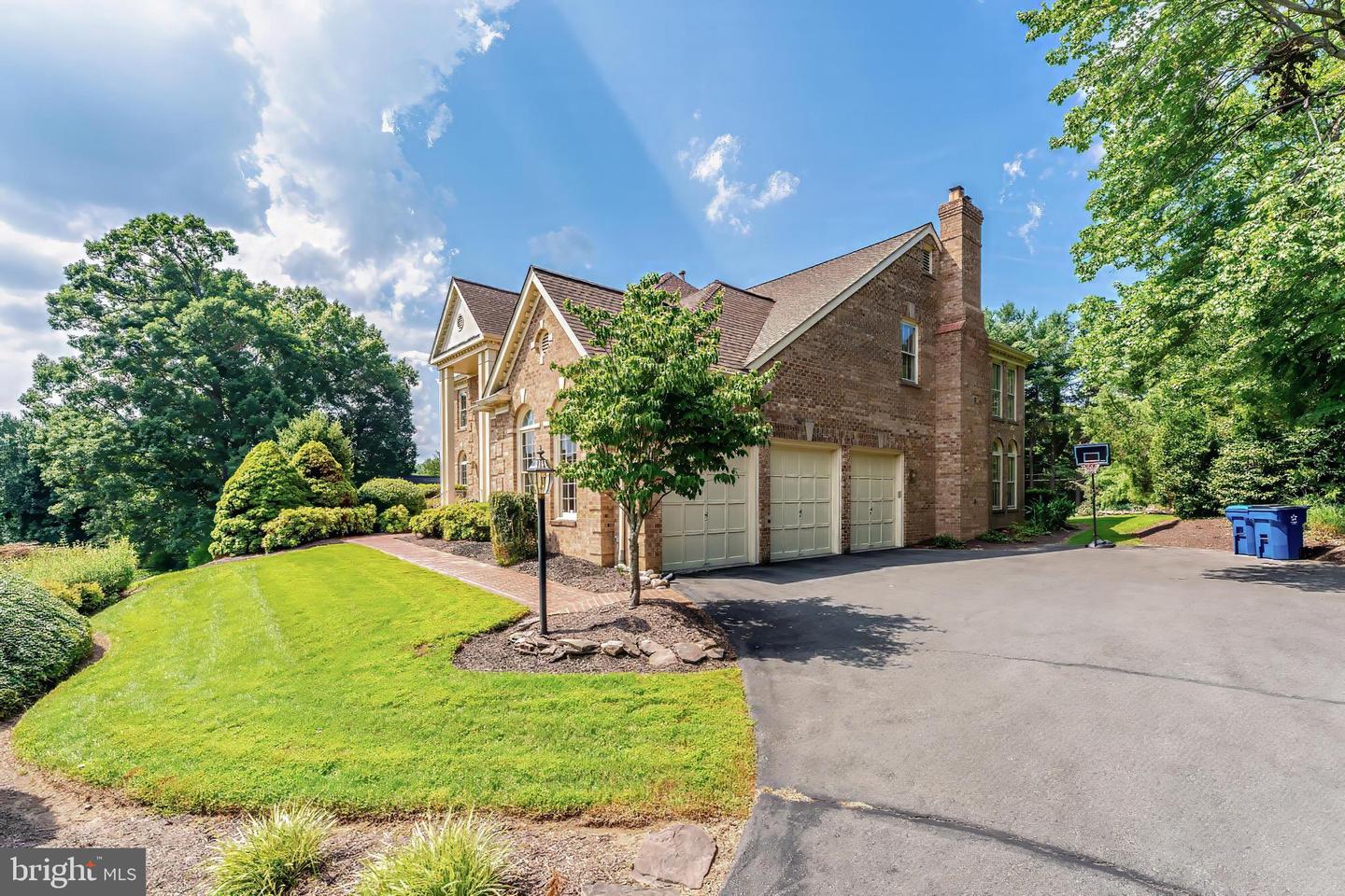10114 NEDRA DR, GREAT FALLS, Virginia 22066, 5 Bedrooms Bedrooms, ,4 BathroomsBathrooms,Residential,For sale,10114 NEDRA DR,VAFX2258550 MLS # VAFX2258550