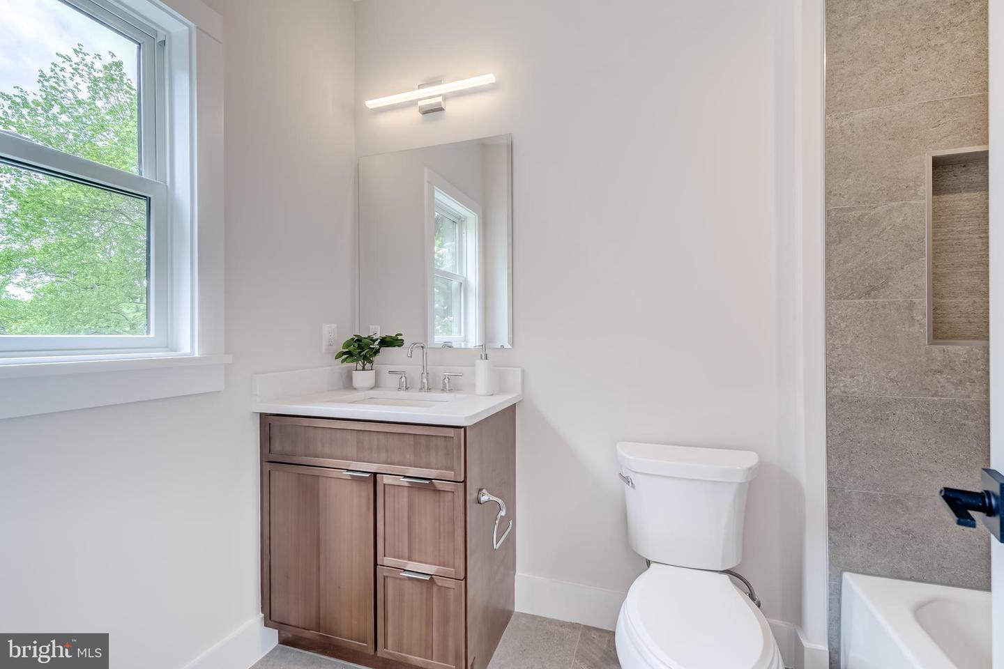 506 KINGSLEY RD, VIENNA, Virginia 22180, 6 Bedrooms Bedrooms, ,6 BathroomsBathrooms,Residential,For sale,506 KINGSLEY RD,VAFX2258570 MLS # VAFX2258570