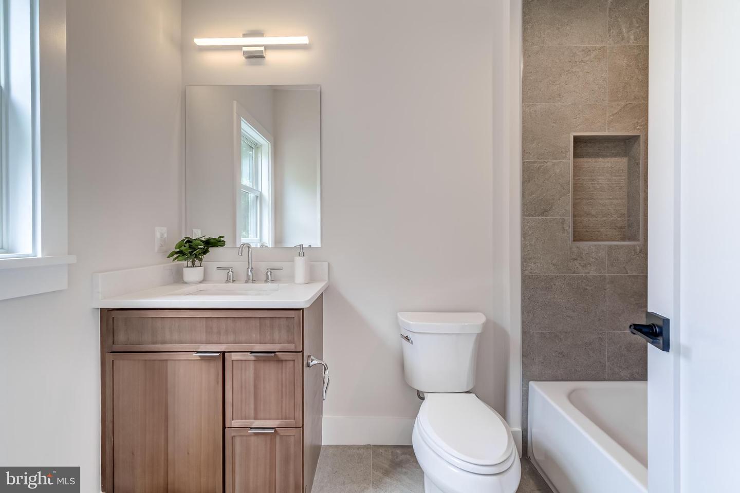 506 KINGSLEY RD, VIENNA, Virginia 22180, 6 Bedrooms Bedrooms, ,6 BathroomsBathrooms,Residential,For sale,506 KINGSLEY RD,VAFX2258570 MLS # VAFX2258570