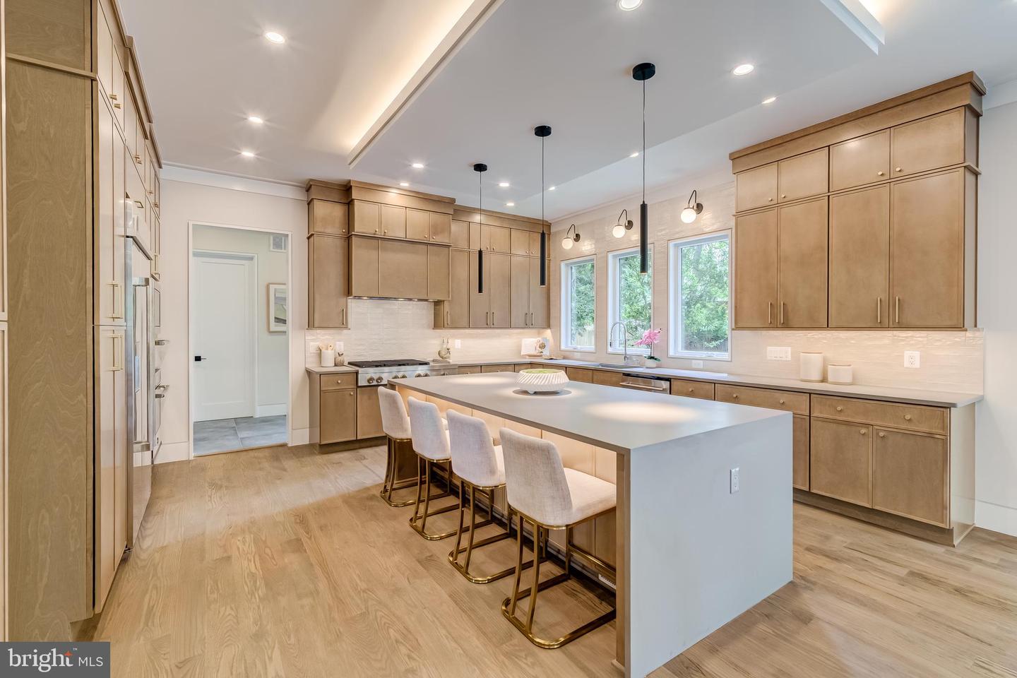 506 KINGSLEY RD, VIENNA, Virginia 22180, 6 Bedrooms Bedrooms, ,6 BathroomsBathrooms,Residential,For sale,506 KINGSLEY RD,VAFX2258570 MLS # VAFX2258570