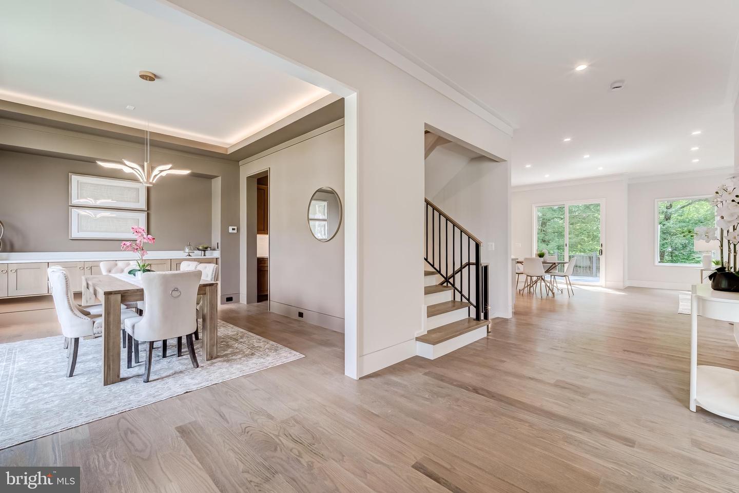 506 KINGSLEY RD, VIENNA, Virginia 22180, 6 Bedrooms Bedrooms, ,6 BathroomsBathrooms,Residential,For sale,506 KINGSLEY RD,VAFX2258570 MLS # VAFX2258570