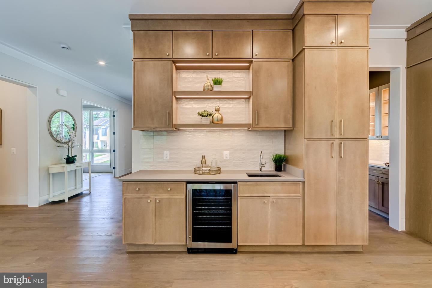 506 KINGSLEY RD, VIENNA, Virginia 22180, 6 Bedrooms Bedrooms, ,6 BathroomsBathrooms,Residential,For sale,506 KINGSLEY RD,VAFX2258570 MLS # VAFX2258570