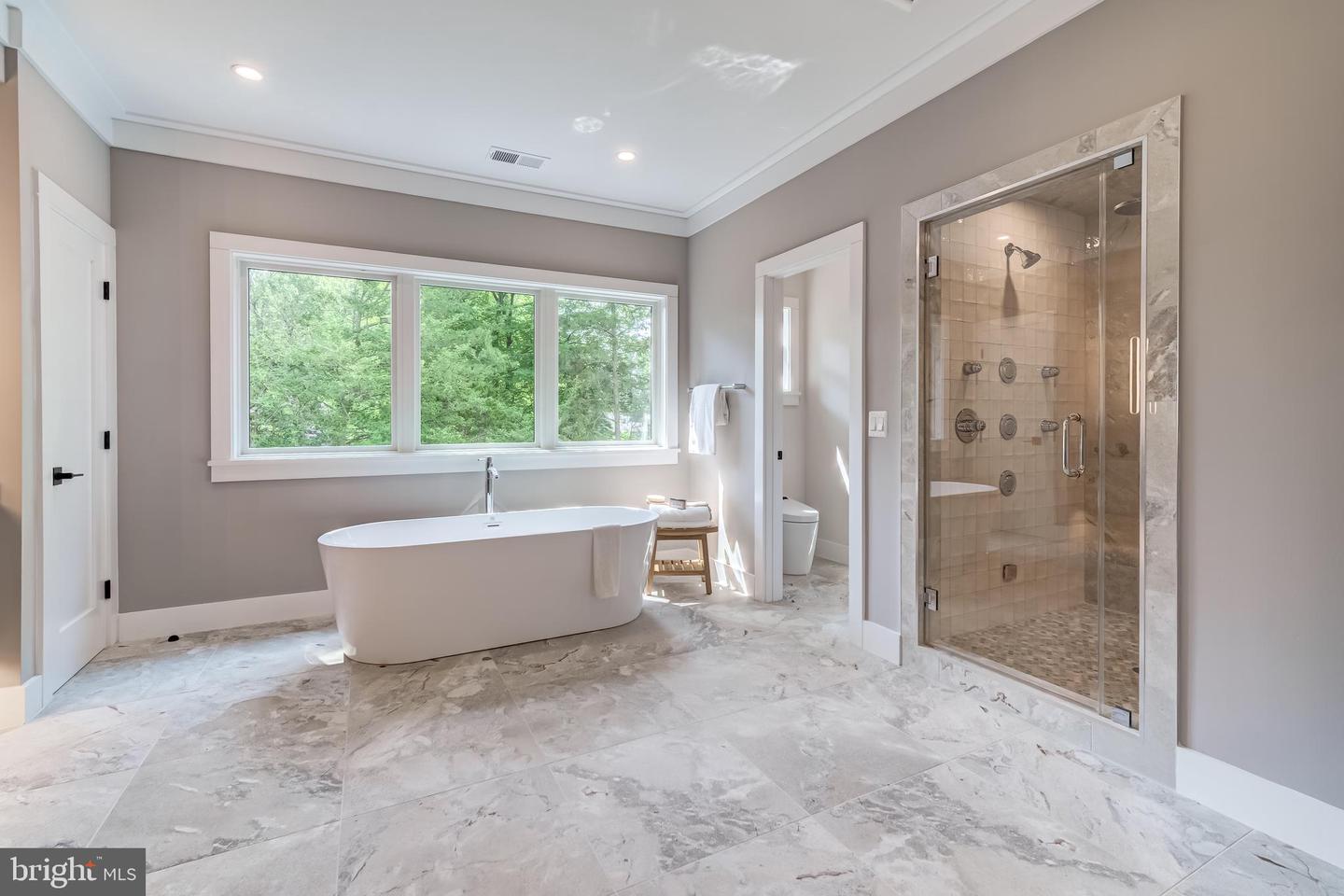 506 KINGSLEY RD, VIENNA, Virginia 22180, 6 Bedrooms Bedrooms, ,6 BathroomsBathrooms,Residential,For sale,506 KINGSLEY RD,VAFX2258570 MLS # VAFX2258570