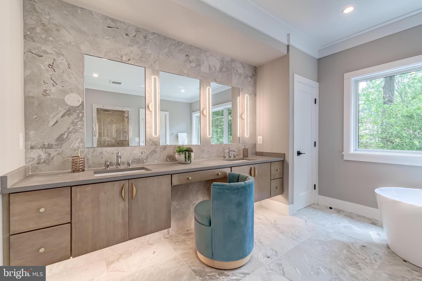 506 KINGSLEY RD, VIENNA, Virginia 22180, 6 Bedrooms Bedrooms, ,6 BathroomsBathrooms,Residential,For sale,506 KINGSLEY RD,VAFX2258570 MLS # VAFX2258570