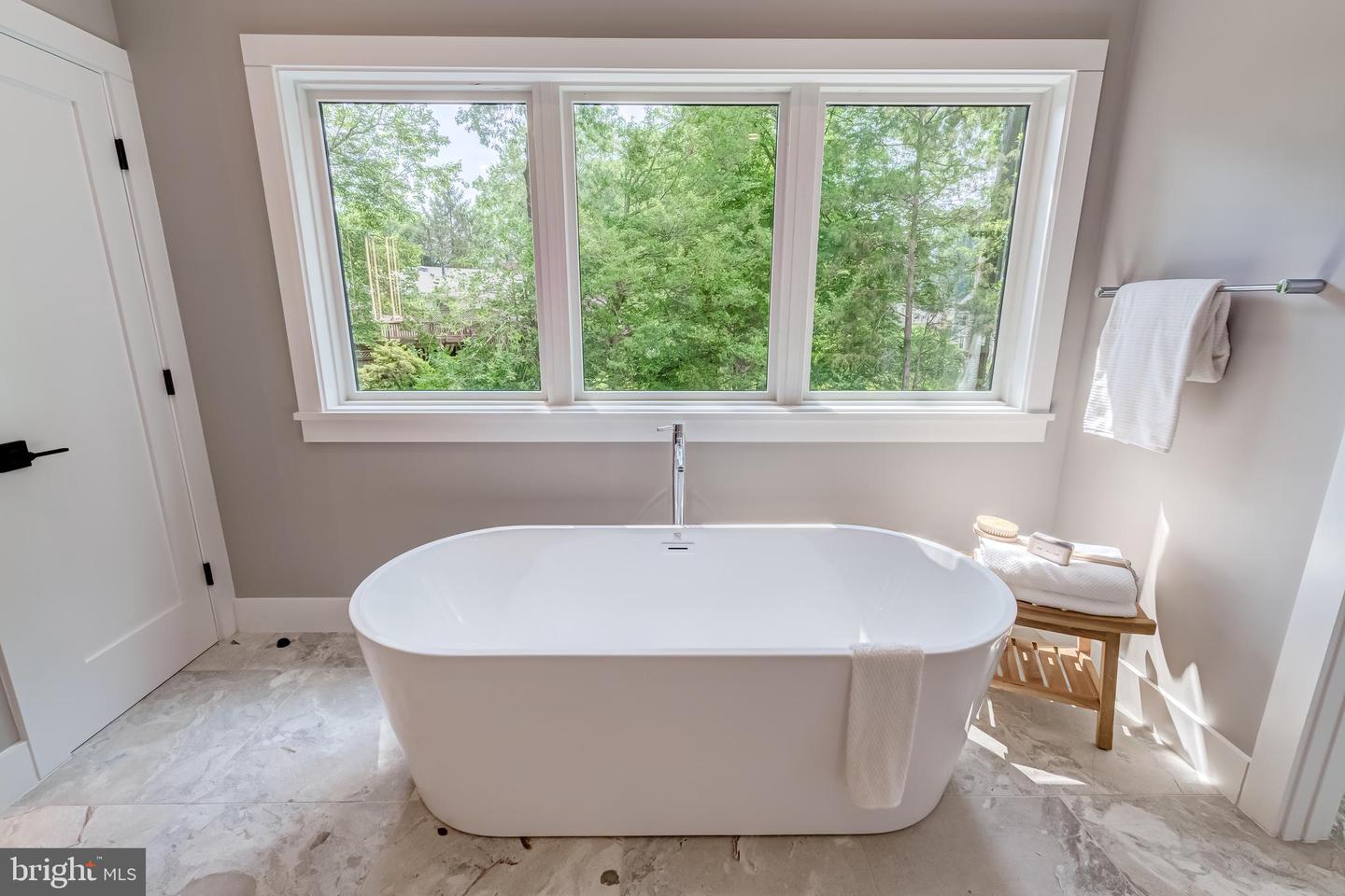 506 KINGSLEY RD, VIENNA, Virginia 22180, 6 Bedrooms Bedrooms, ,6 BathroomsBathrooms,Residential,For sale,506 KINGSLEY RD,VAFX2258570 MLS # VAFX2258570