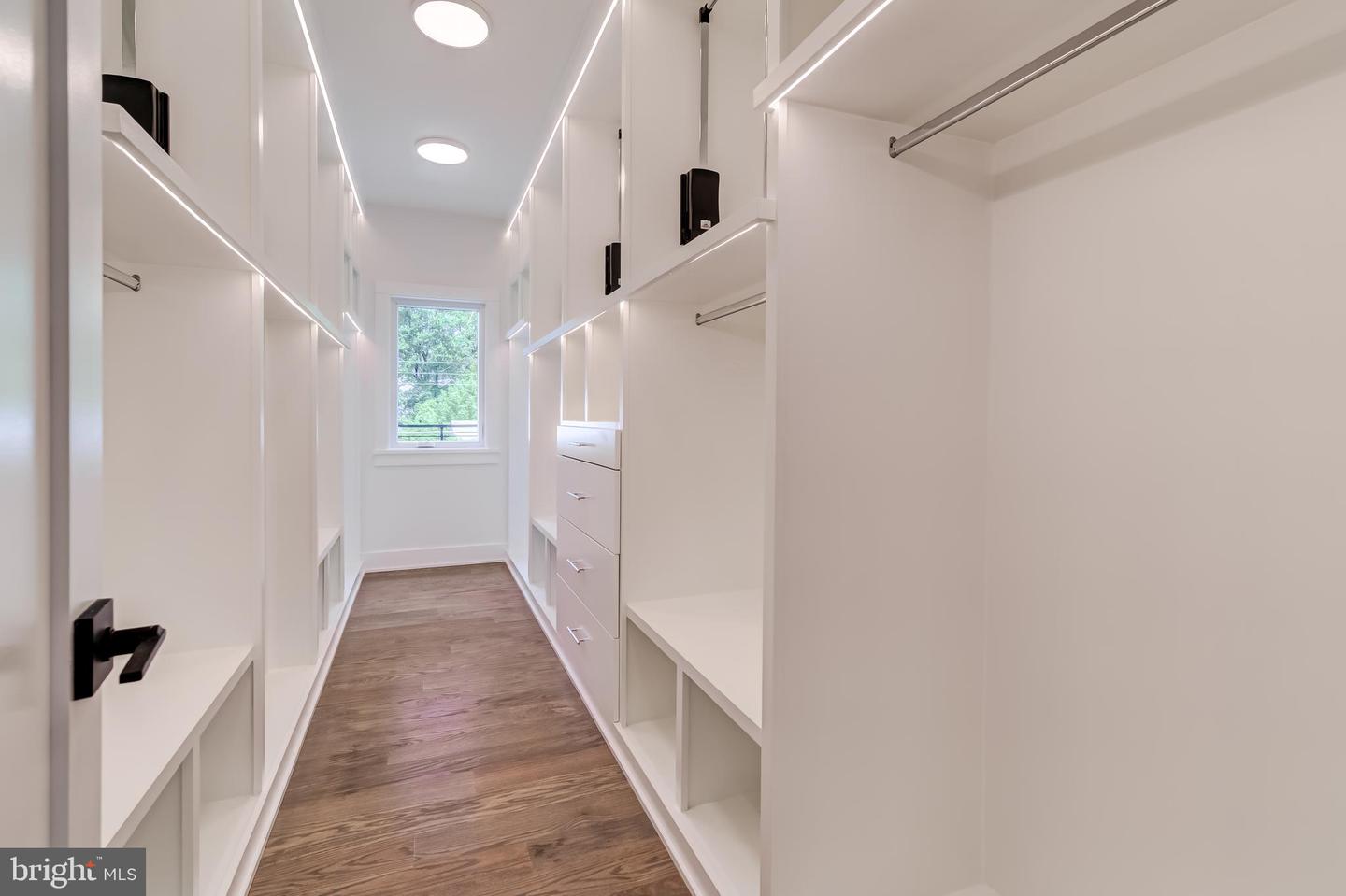 506 KINGSLEY RD, VIENNA, Virginia 22180, 6 Bedrooms Bedrooms, ,6 BathroomsBathrooms,Residential,For sale,506 KINGSLEY RD,VAFX2258570 MLS # VAFX2258570