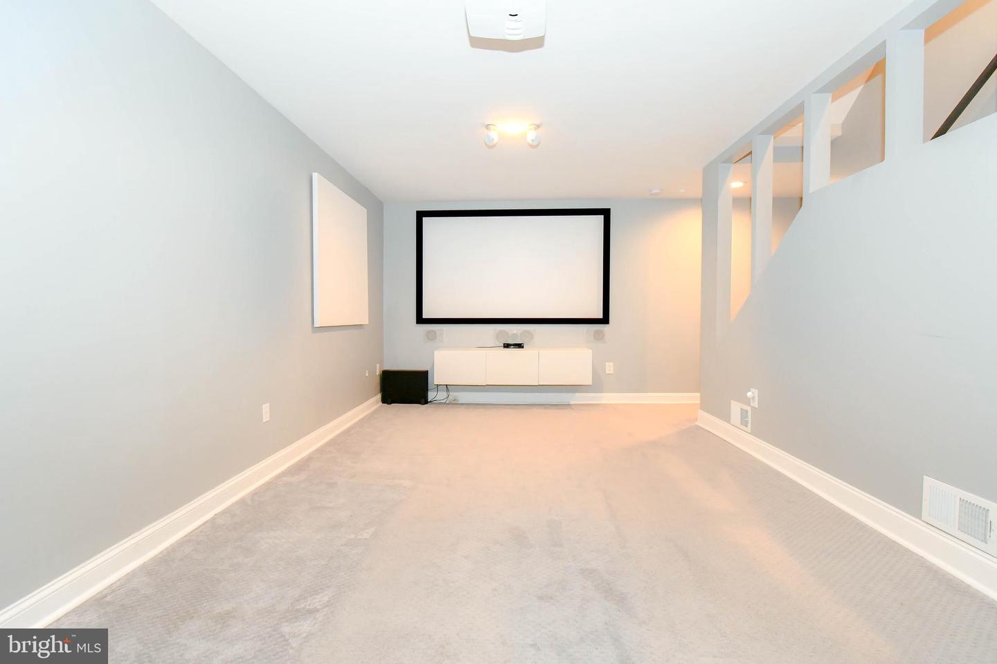 8003 COMERFORD DR, FAIRFAX STATION, Virginia 22039, 4 Bedrooms Bedrooms, ,3 BathroomsBathrooms,Residential,For sale,8003 COMERFORD DR,VAFX2258610 MLS # VAFX2258610