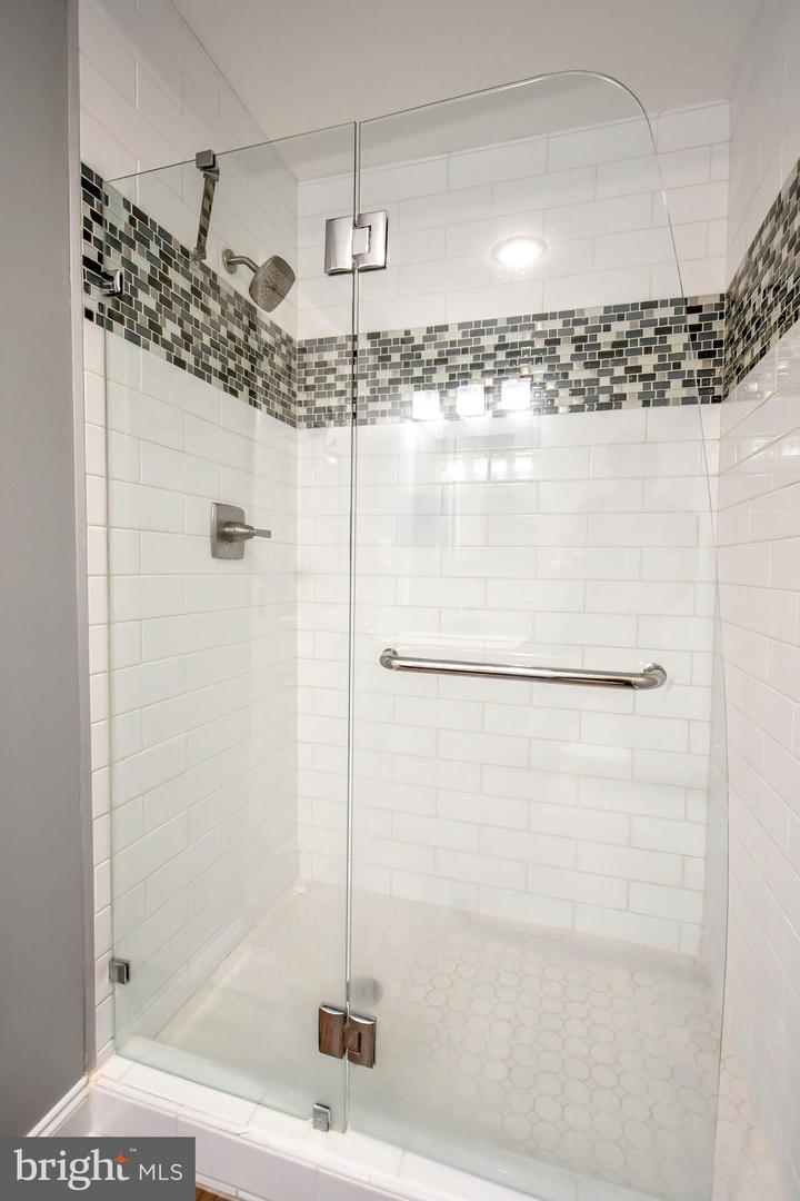 8003 COMERFORD DR, FAIRFAX STATION, Virginia 22039, 4 Bedrooms Bedrooms, ,3 BathroomsBathrooms,Residential,For sale,8003 COMERFORD DR,VAFX2258610 MLS # VAFX2258610