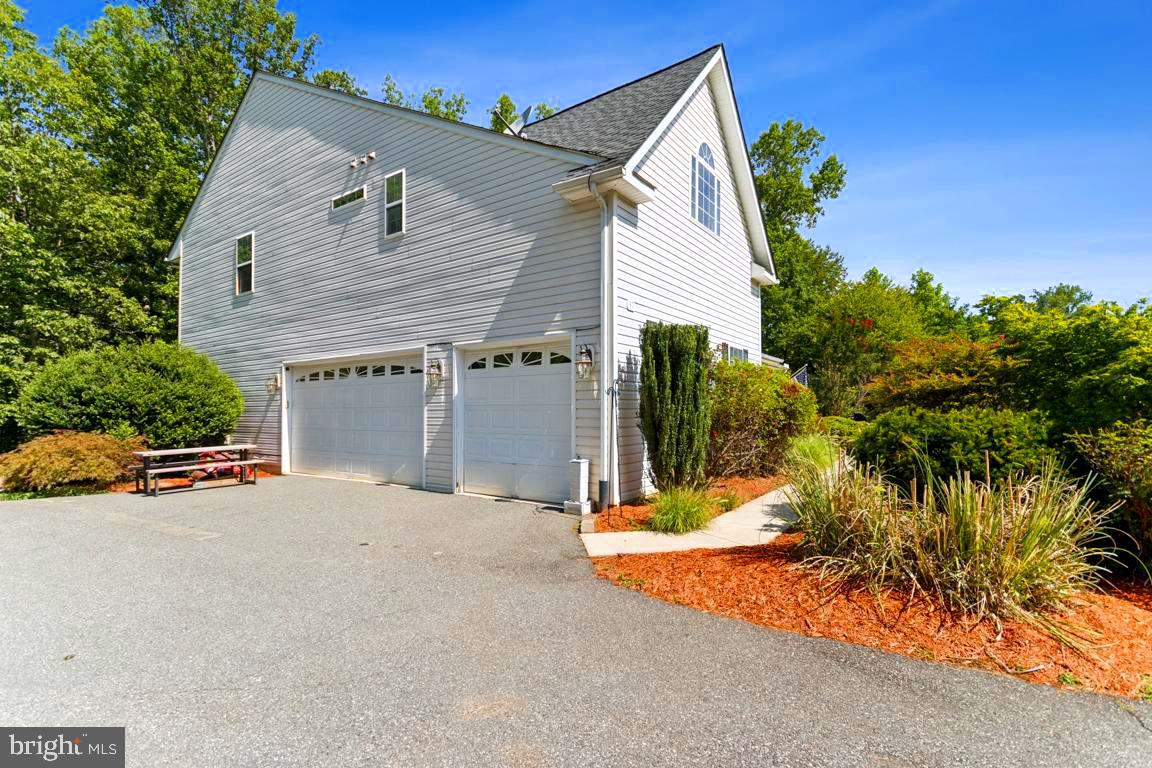 37 SERENE DR, FREDERICKSBURG, Virginia 22406, 5 Bedrooms Bedrooms, 9 Rooms Rooms,4 BathroomsBathrooms,Residential,For sale,37 SERENE DR,VAST2041336 MLS # VAST2041336