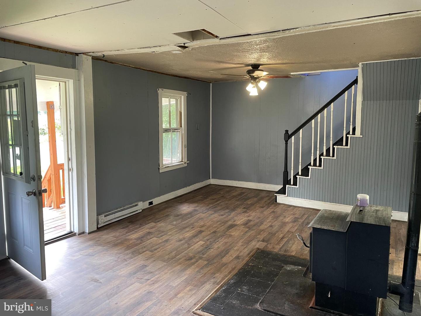 604 W KING ST, STRASBURG, Virginia 22657, 2 Bedrooms Bedrooms, ,1 BathroomBathrooms,Residential,For sale,604 W KING ST,VASH2012132 MLS # VASH2012132