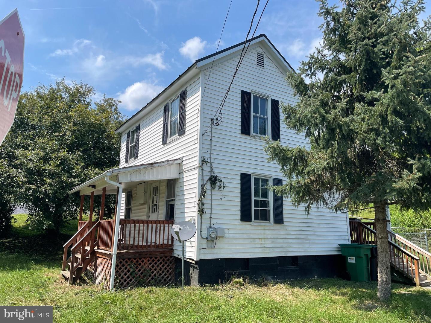 604 W KING ST, STRASBURG, Virginia 22657, 2 Bedrooms Bedrooms, ,1 BathroomBathrooms,Residential,For sale,604 W KING ST,VASH2012132 MLS # VASH2012132