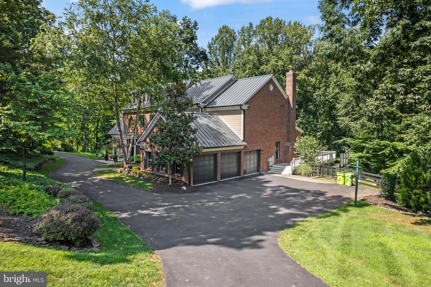 40558 BLACK GOLD PL, LEESBURG, Virginia 20176, 5 Bedrooms Bedrooms, ,5 BathroomsBathrooms,Residential,For sale,40558 BLACK GOLD PL,VALO2103608 MLS # VALO2103608