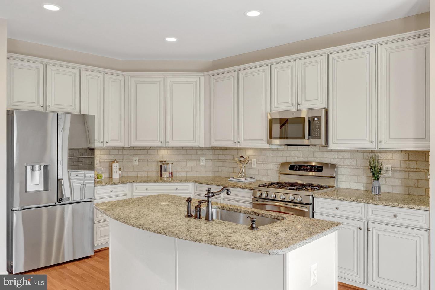 41900 DIAMONDLEAF TER, ALDIE, Virginia 20105, 3 Bedrooms Bedrooms, ,3 BathroomsBathrooms,Residential,For sale,41900 DIAMONDLEAF TER,VALO2103620 MLS # VALO2103620
