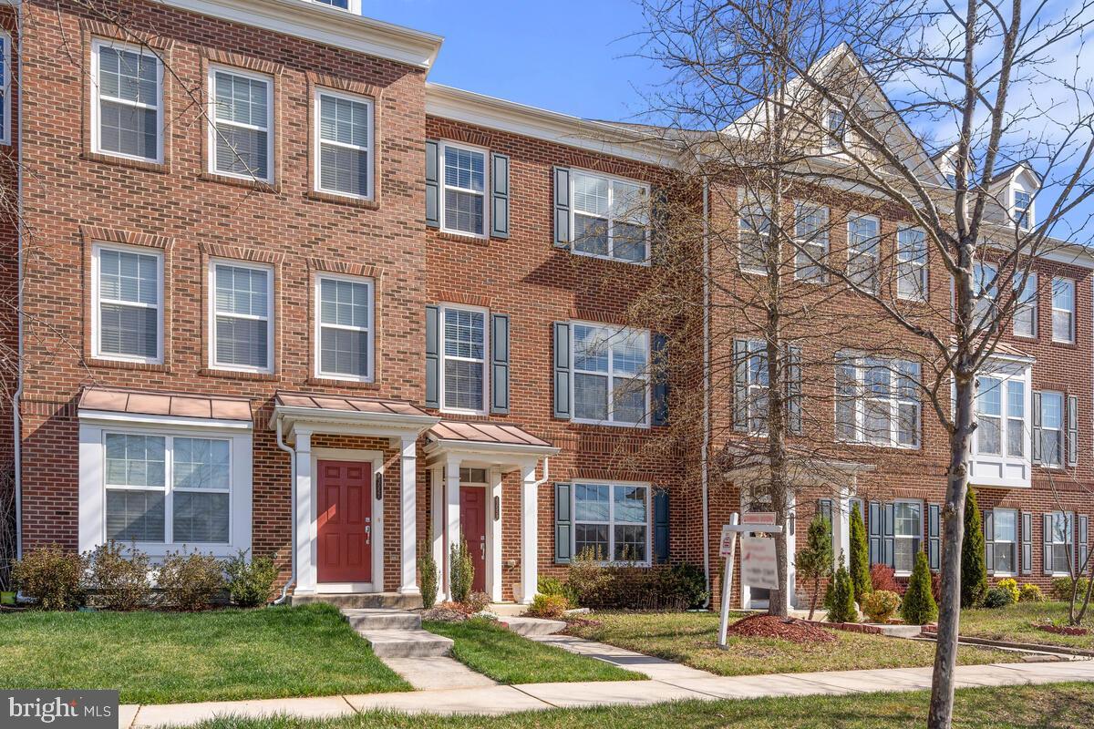 43559 WHEADON TER, CHANTILLY, Virginia 20152, 4 Bedrooms Bedrooms, ,3 BathroomsBathrooms,Residential,For sale,43559 WHEADON TER,VALO2103634 MLS # VALO2103634