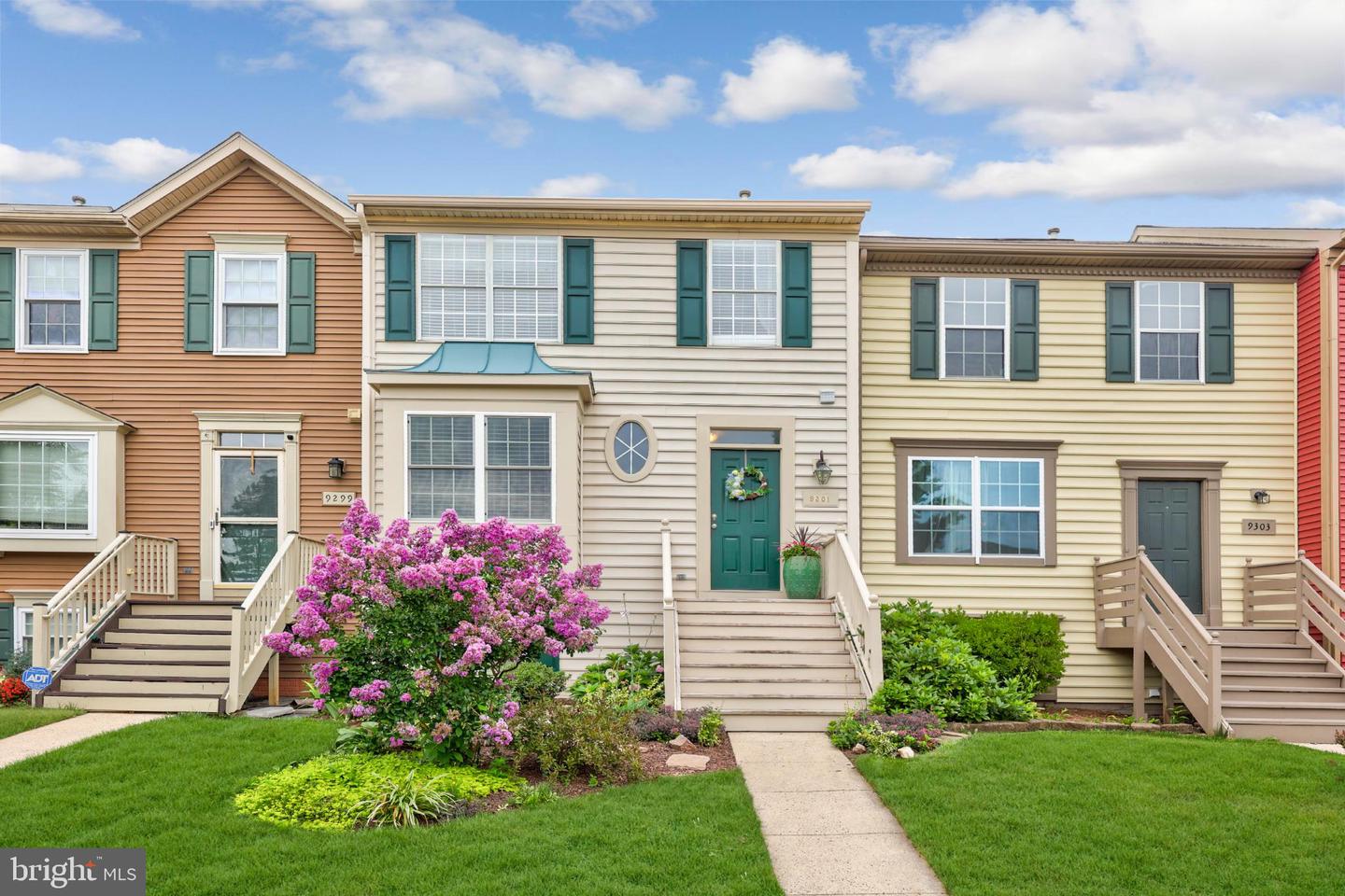 9301 VERIDAN DR, MANASSAS, Virginia 20110, 3 Bedrooms Bedrooms, 9 Rooms Rooms,2 BathroomsBathrooms,Residential,For sale,9301 VERIDAN DR,VAMN2009118 MLS # VAMN2009118