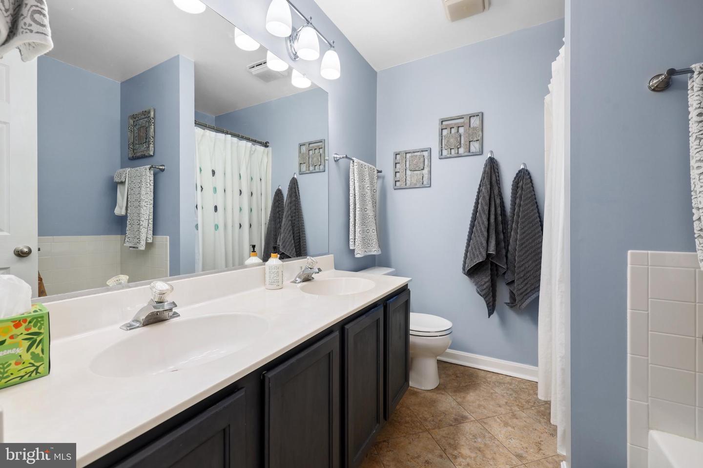 9301 VERIDAN DR, MANASSAS, Virginia 20110, 3 Bedrooms Bedrooms, 9 Rooms Rooms,2 BathroomsBathrooms,Residential,For sale,9301 VERIDAN DR,VAMN2009118 MLS # VAMN2009118
