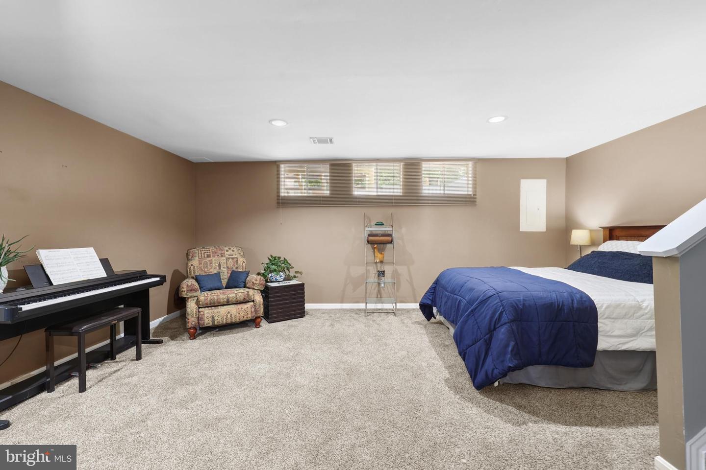 9301 VERIDAN DR, MANASSAS, Virginia 20110, 3 Bedrooms Bedrooms, 9 Rooms Rooms,2 BathroomsBathrooms,Residential,For sale,9301 VERIDAN DR,VAMN2009118 MLS # VAMN2009118