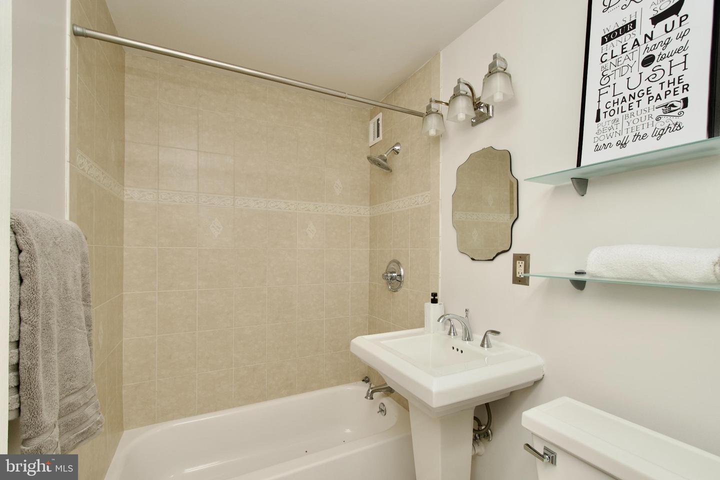 1615 Q ST NW #414, WASHINGTON, District Of Columbia 20009, 1 Bedroom Bedrooms, 2 Rooms Rooms,1 BathroomBathrooms,Residential,For sale,1615 Q ST NW #414,DCDC2213168 MLS # DCDC2213168