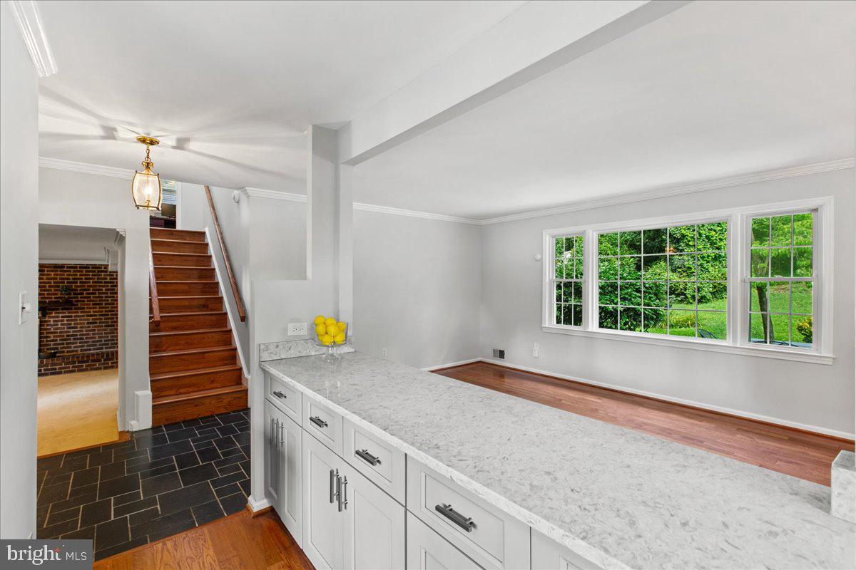 7128 DEVONSHIRE RD, ALEXANDRIA, Virginia 22307, 5 Bedrooms Bedrooms, ,3 BathroomsBathrooms,Residential,For sale,7128 DEVONSHIRE RD,VAFX2258822 MLS # VAFX2258822