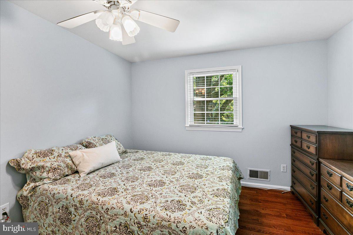 7128 DEVONSHIRE RD, ALEXANDRIA, Virginia 22307, 5 Bedrooms Bedrooms, ,3 BathroomsBathrooms,Residential,For sale,7128 DEVONSHIRE RD,VAFX2258822 MLS # VAFX2258822