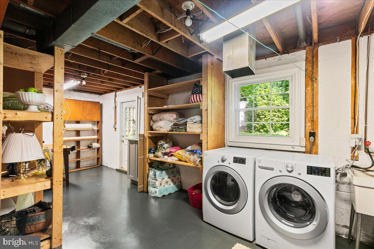 7128 DEVONSHIRE RD, ALEXANDRIA, Virginia 22307, 5 Bedrooms Bedrooms, ,3 BathroomsBathrooms,Residential,For sale,7128 DEVONSHIRE RD,VAFX2258822 MLS # VAFX2258822