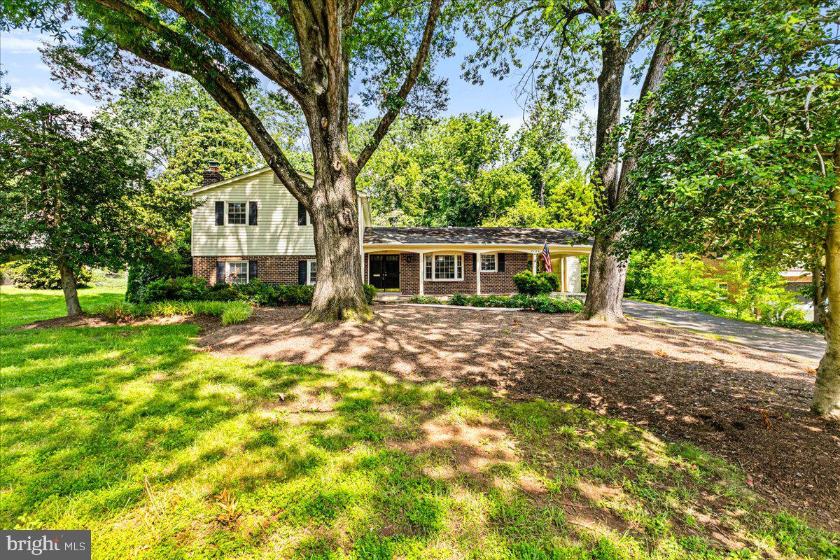 7128 DEVONSHIRE RD, ALEXANDRIA, Virginia 22307, 5 Bedrooms Bedrooms, ,3 BathroomsBathrooms,Residential,For sale,7128 DEVONSHIRE RD,VAFX2258822 MLS # VAFX2258822