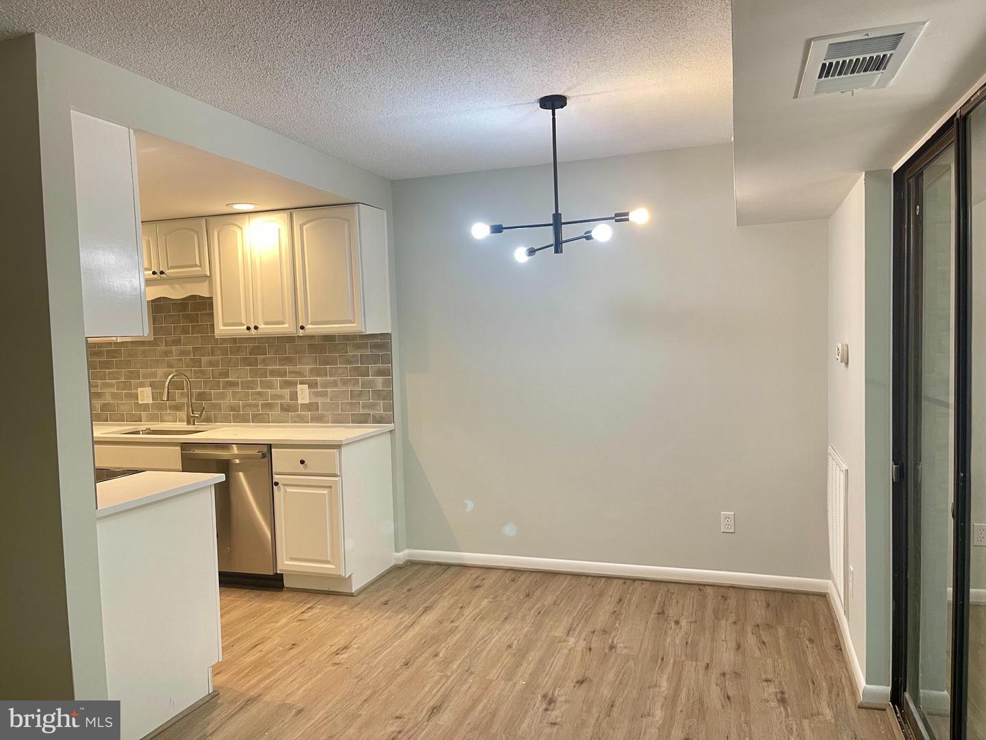 2233 CASTLE ROCK SQ #2B, RESTON, Virginia 20191, 2 Bedrooms Bedrooms, 4 Rooms Rooms,2 BathroomsBathrooms,Residential,For sale,2233 CASTLE ROCK SQ #2B,VAFX2258826 MLS # VAFX2258826