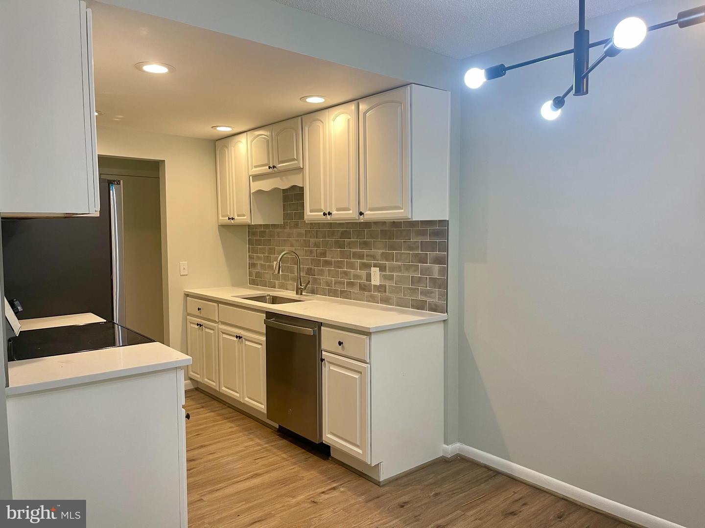2233 CASTLE ROCK SQ #2B, RESTON, Virginia 20191, 2 Bedrooms Bedrooms, 4 Rooms Rooms,2 BathroomsBathrooms,Residential,For sale,2233 CASTLE ROCK SQ #2B,VAFX2258826 MLS # VAFX2258826