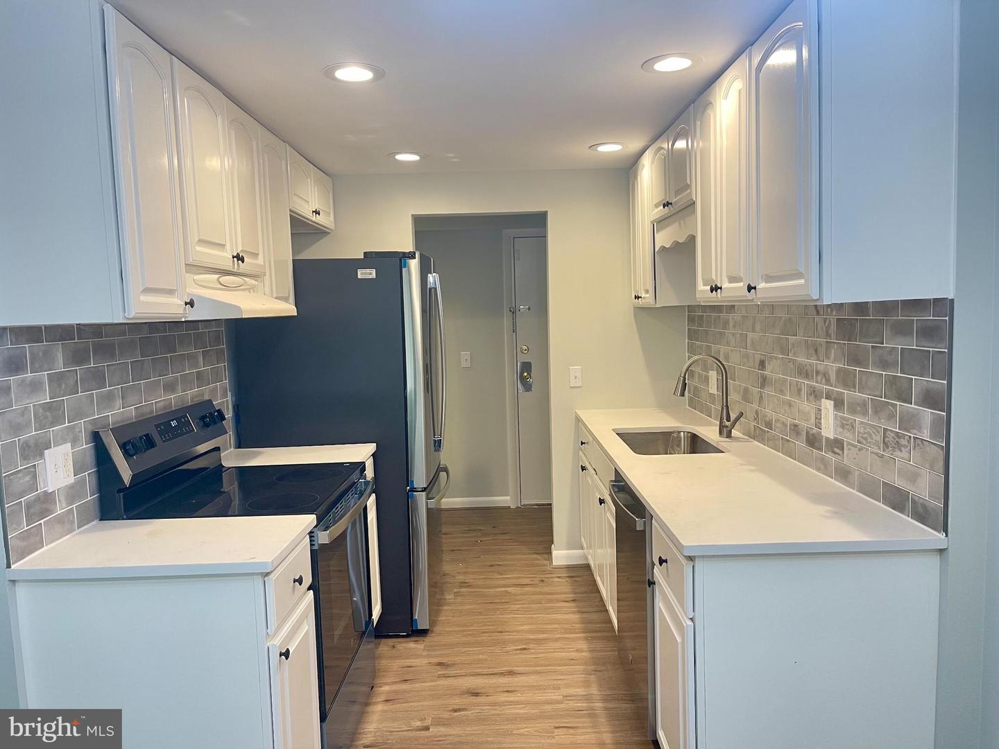 2233 CASTLE ROCK SQ #2B, RESTON, Virginia 20191, 2 Bedrooms Bedrooms, 4 Rooms Rooms,2 BathroomsBathrooms,Residential,For sale,2233 CASTLE ROCK SQ #2B,VAFX2258826 MLS # VAFX2258826