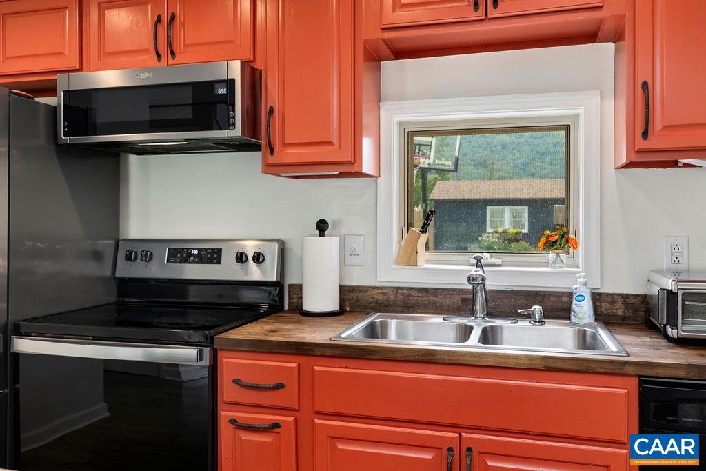 954 BEECH GROVE RD, ROSELAND, Virginia 22967, 2 Bedrooms Bedrooms, ,2 BathroomsBathrooms,Residential,For sale,954 BEECH GROVE RD,667363 MLS # 667363
