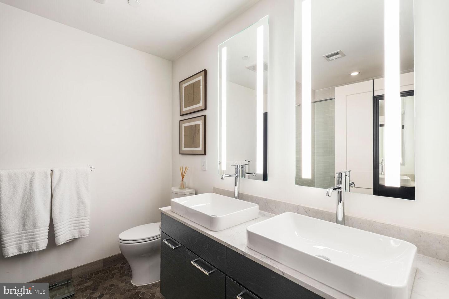 70 N ST SE #N513, WASHINGTON, District Of Columbia 20003, 2 Bedrooms Bedrooms, ,2 BathroomsBathrooms,Residential,For sale,70 N ST SE #N513,DCDC2213224 MLS # DCDC2213224