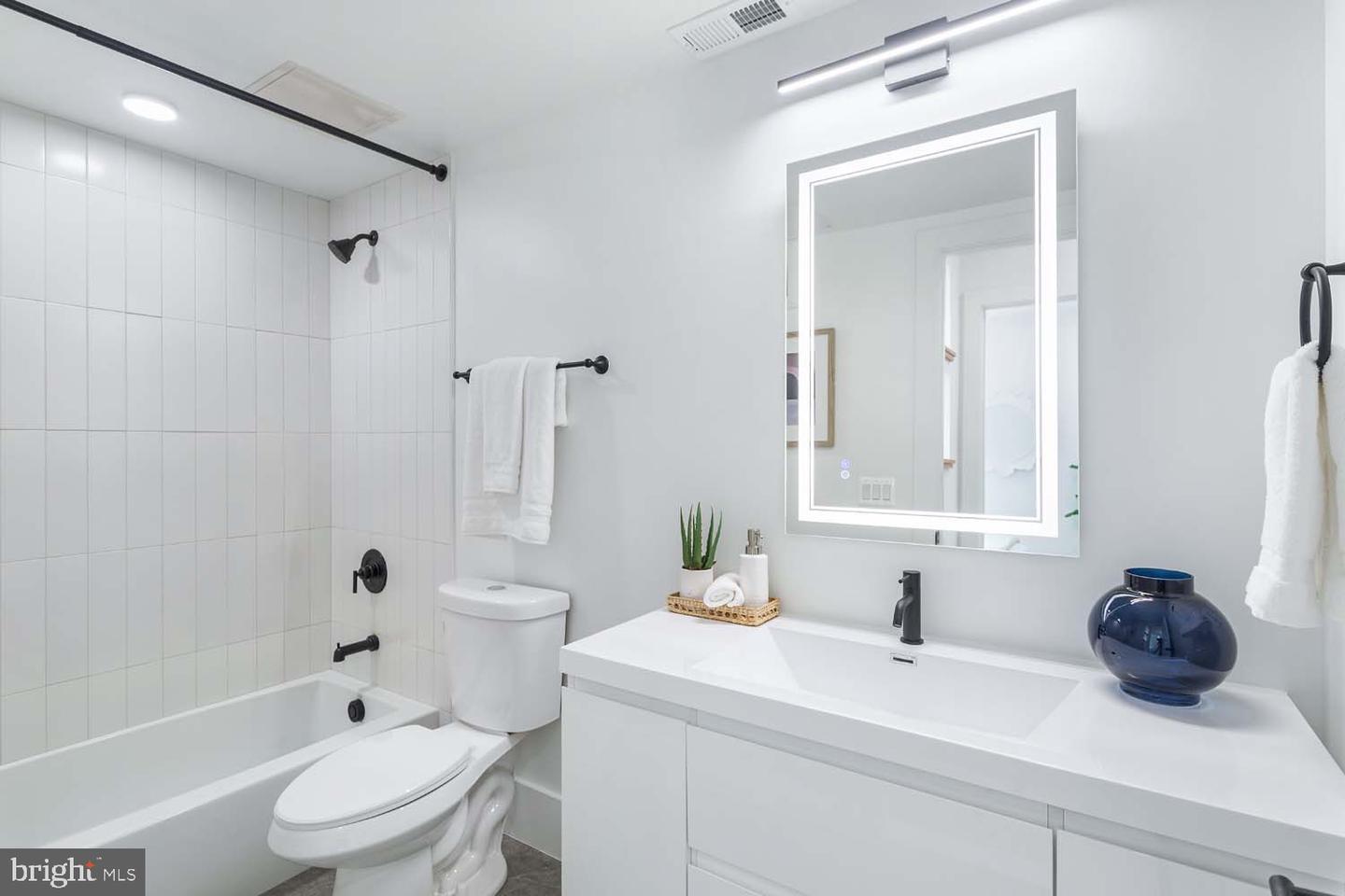 3200 22ND ST NE #103, WASHINGTON, District Of Columbia 20018, 3 Bedrooms Bedrooms, ,2 BathroomsBathrooms,Residential,For sale,3200 22ND ST NE #103,DCDC2213250 MLS # DCDC2213250